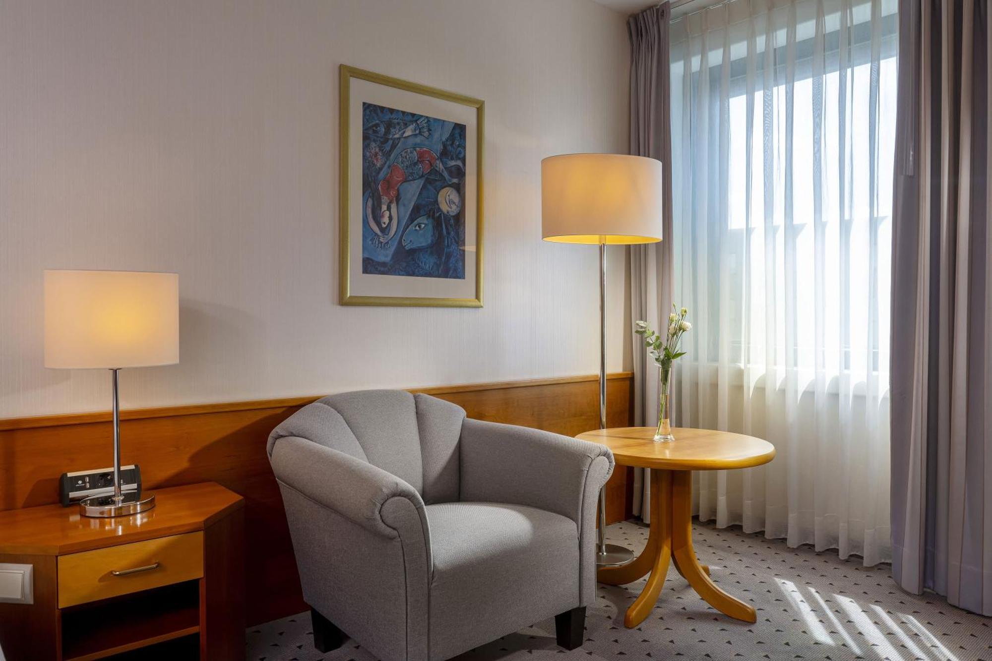 Maritim Airport Hotel Hannover Langenhagen  Bagian luar foto