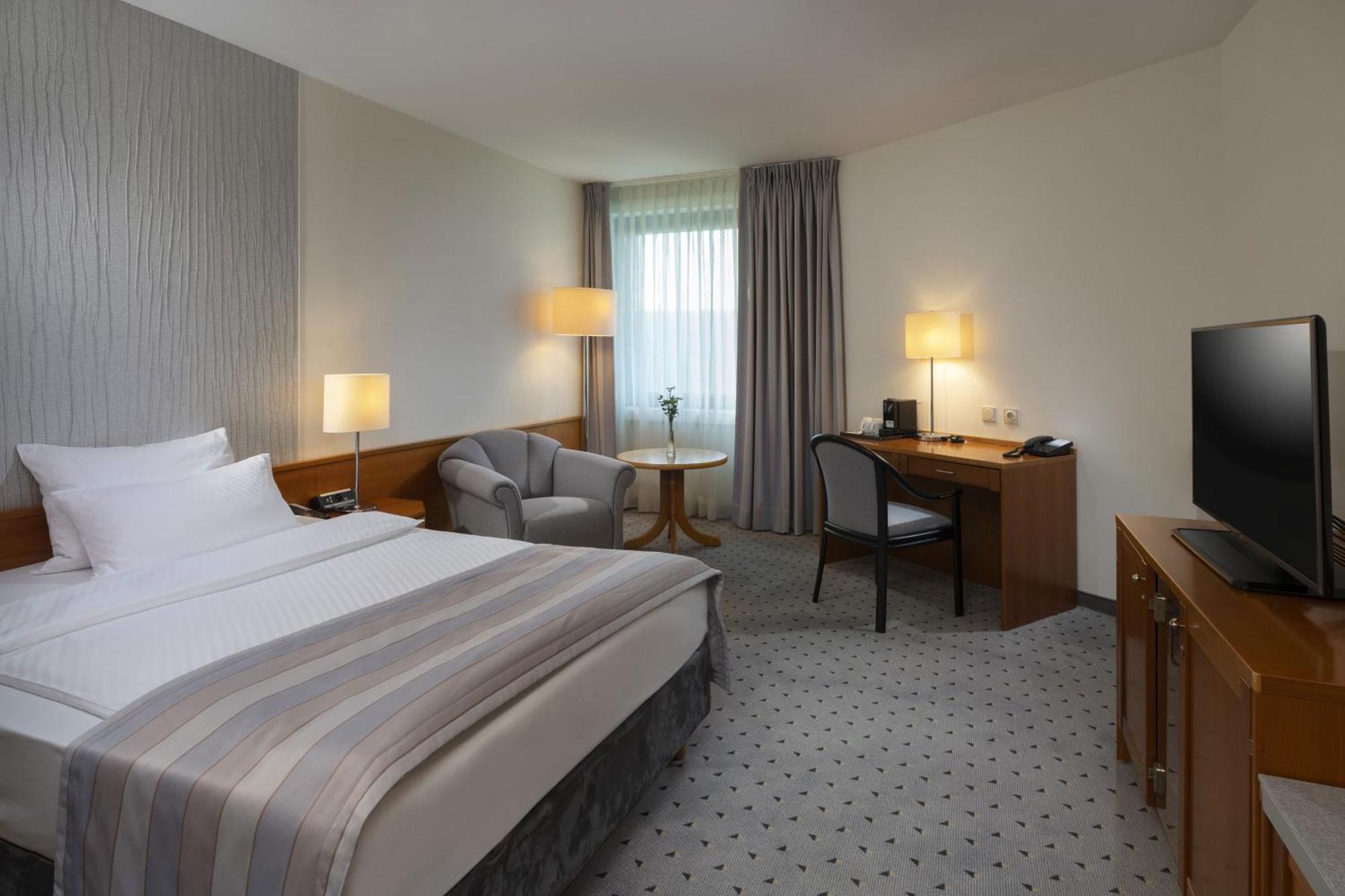 Maritim Airport Hotel Hannover Langenhagen  Bagian luar foto